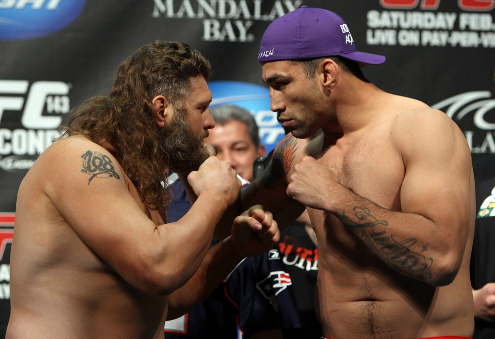 138087126JH007_UFC_143_Diaz.jpg
