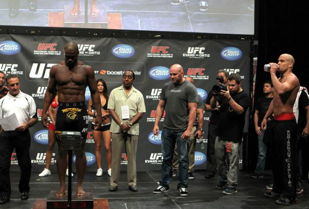 49_UFC133Weighins.jpg