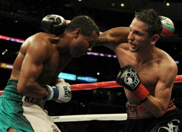5f3aba6ea2db63290b3db1a6fffec5b9-getty-103116396hh017_shane_mosley.jpg