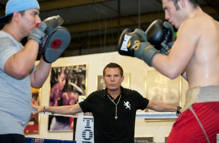 Cozzone_ChavezJr_TopRank_0562.jpg