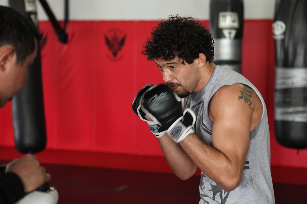 004 Gilbert Melendez