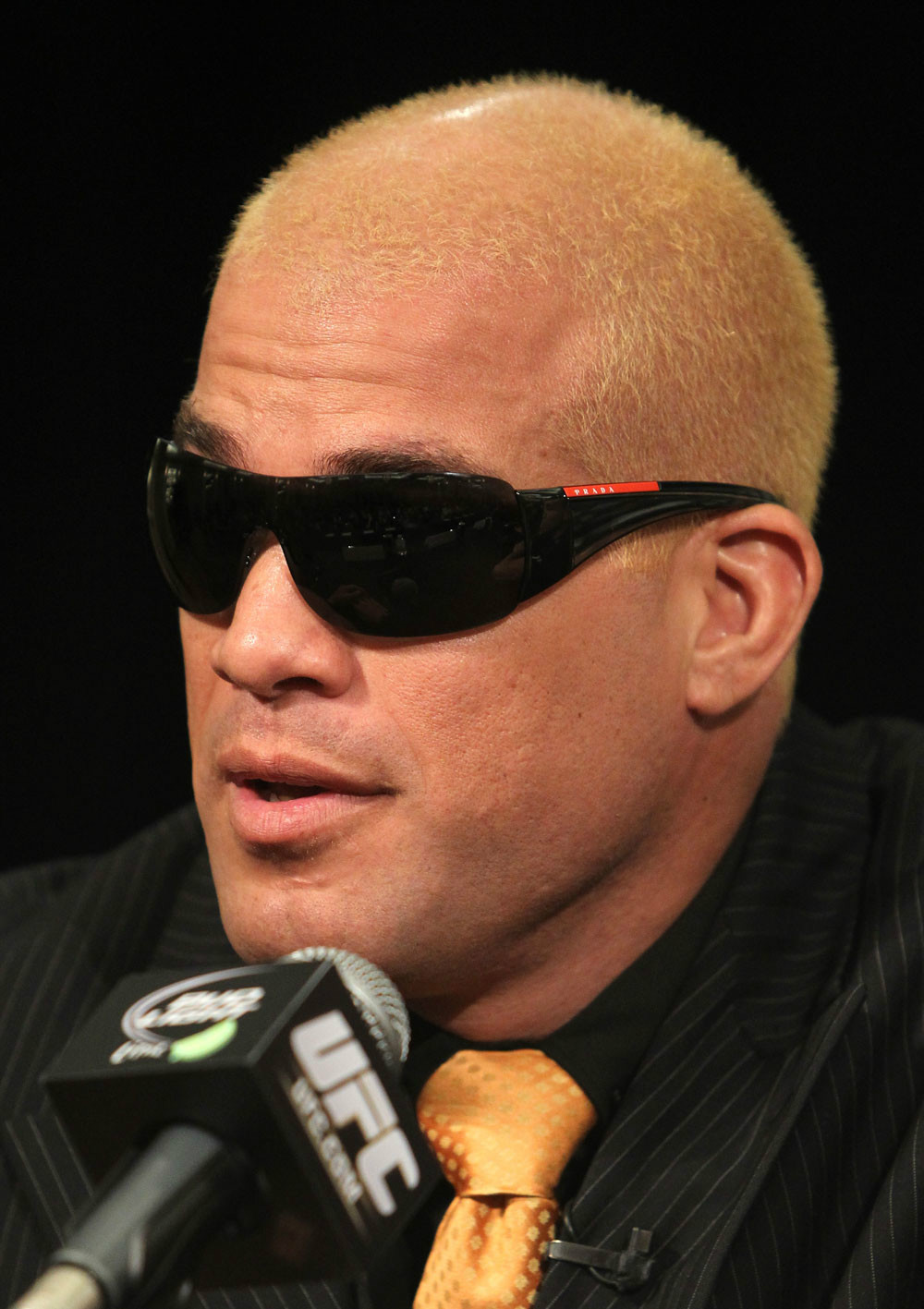 04_UFC132_Presser.jpg
