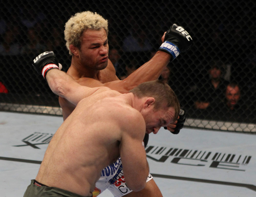 10_Hughes_Koscheck_01.jpg