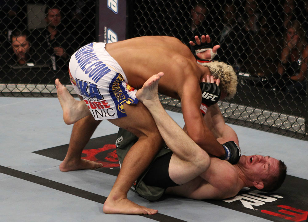 10_Hughes_Koscheck_02.jpg