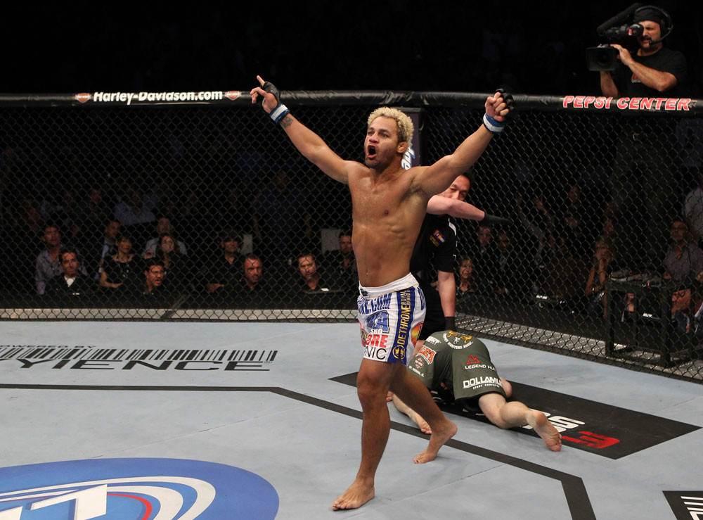 10_Hughes_Koscheck_03.jpg