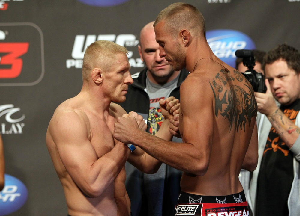 22_UFC137_Weighins.jpg