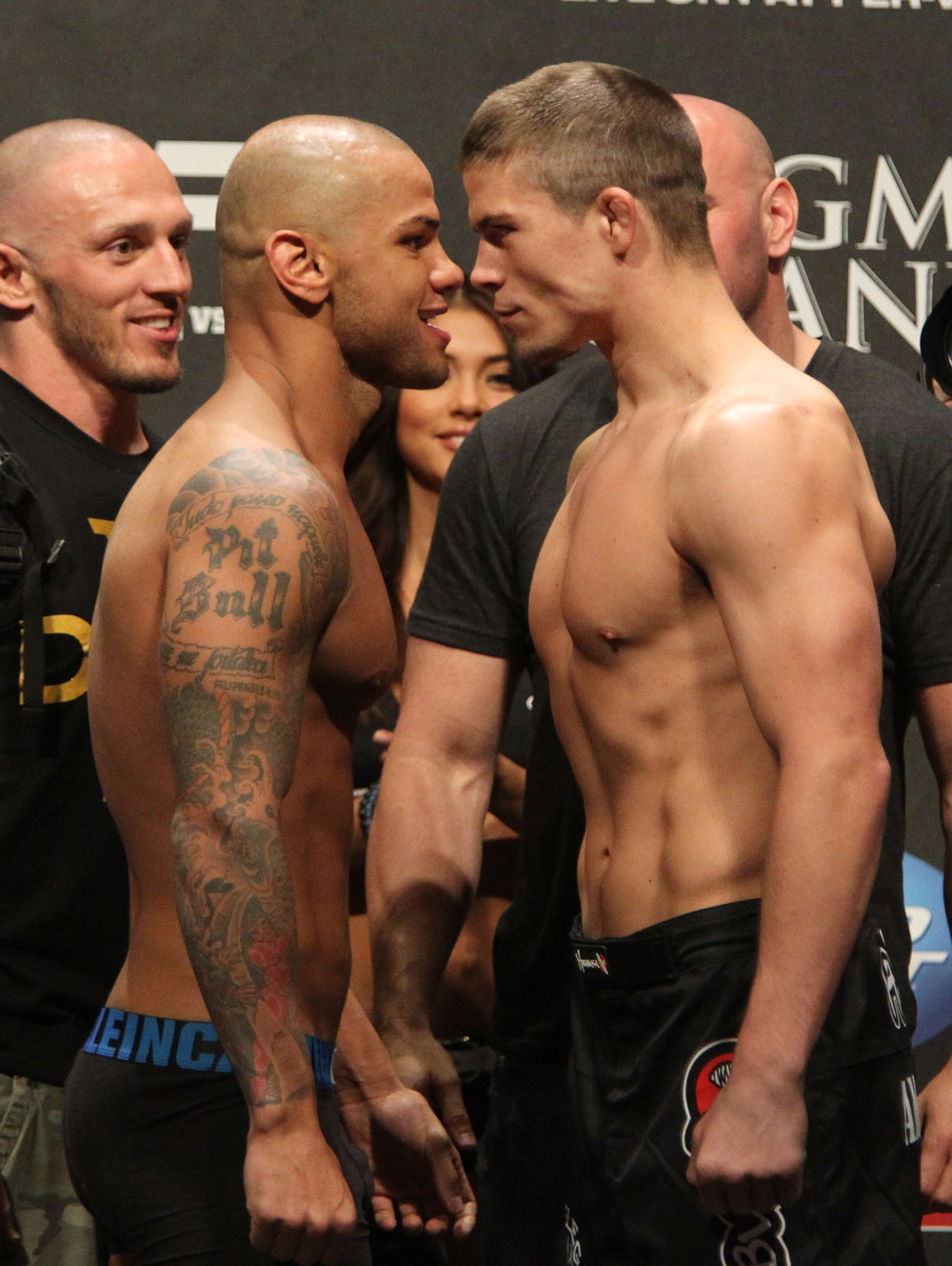 44 UFC130 QnA Weighins