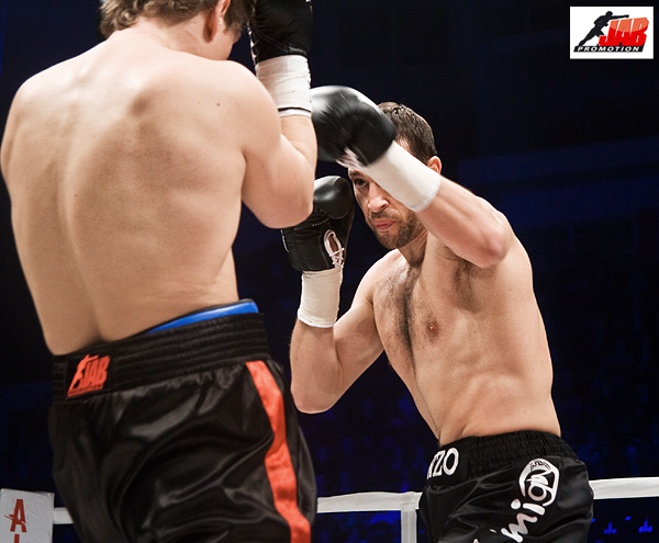 бой Котлобай-Маккаринелли (Санкт-Петербург, 27 апреля 2010)