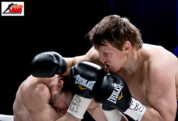 бой Котлобай-Маккаринелли (Санкт-Петербург, 27 апреля 2010)