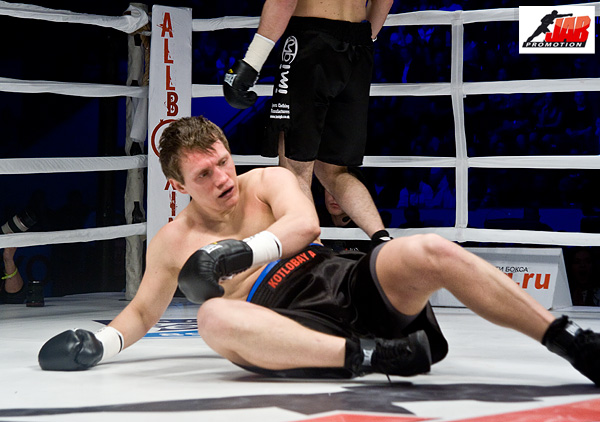 бой Котлобай-Маккаринелли (Санкт-Петербург, 27 апреля 2010)