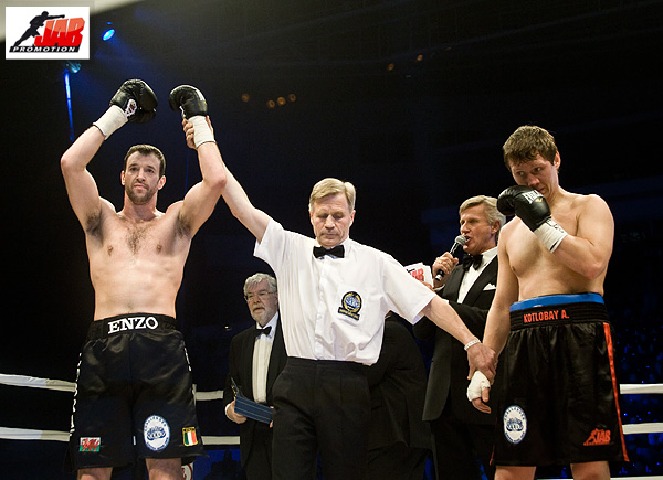 бой Котлобай-Маккаринелли (Санкт-Петербург, 27 апреля 2010)