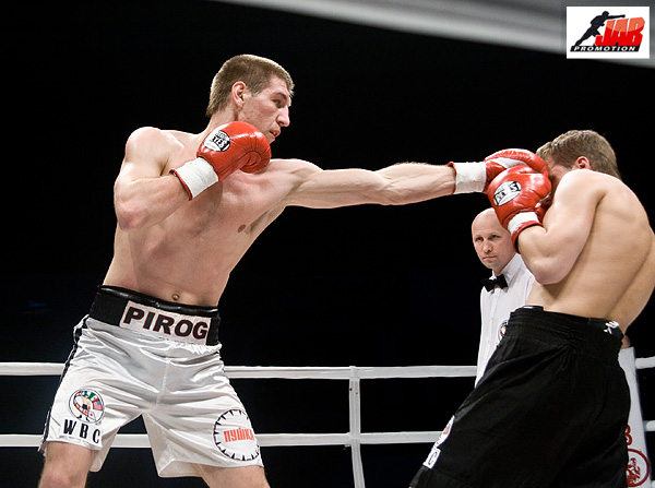 бой Пирог-Мелес (СПб, 27 апреля 2010 года)