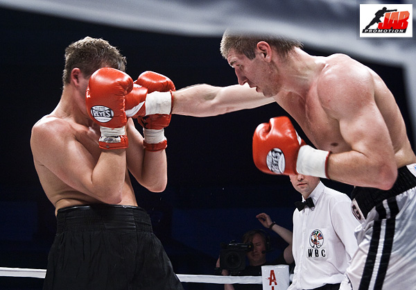 бой Пирог-Мелес (СПб, 27 апреля 2010 года)