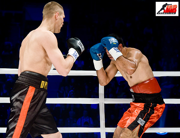 бой Сухотский - Ньевас (Санкт-Петербург, 27 апреля 2010)