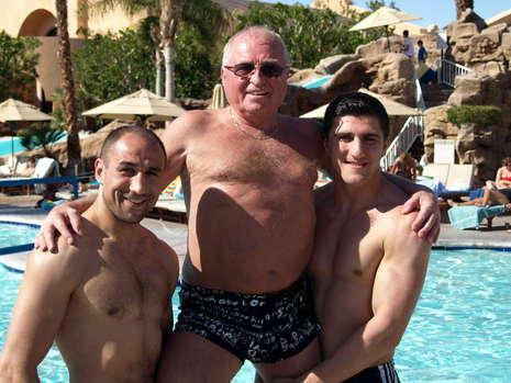 Абрахам, Вегнер, Хук