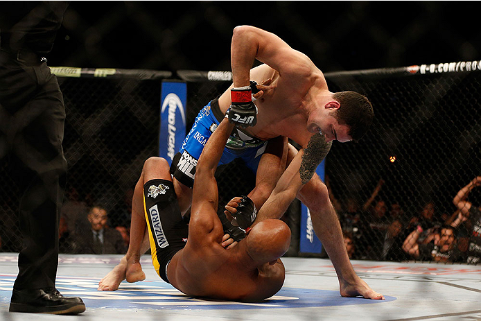 ufc168_11_weidman_vs_silva_007.jpg