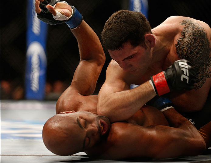 ufc168_11_weidman_vs_silva_013.jpg