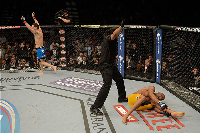 ufc168_11_weidman_vs_silva_029.jpg