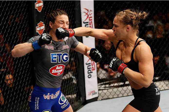 ufc170_11_rousey_vs_cummins_004.jpg
